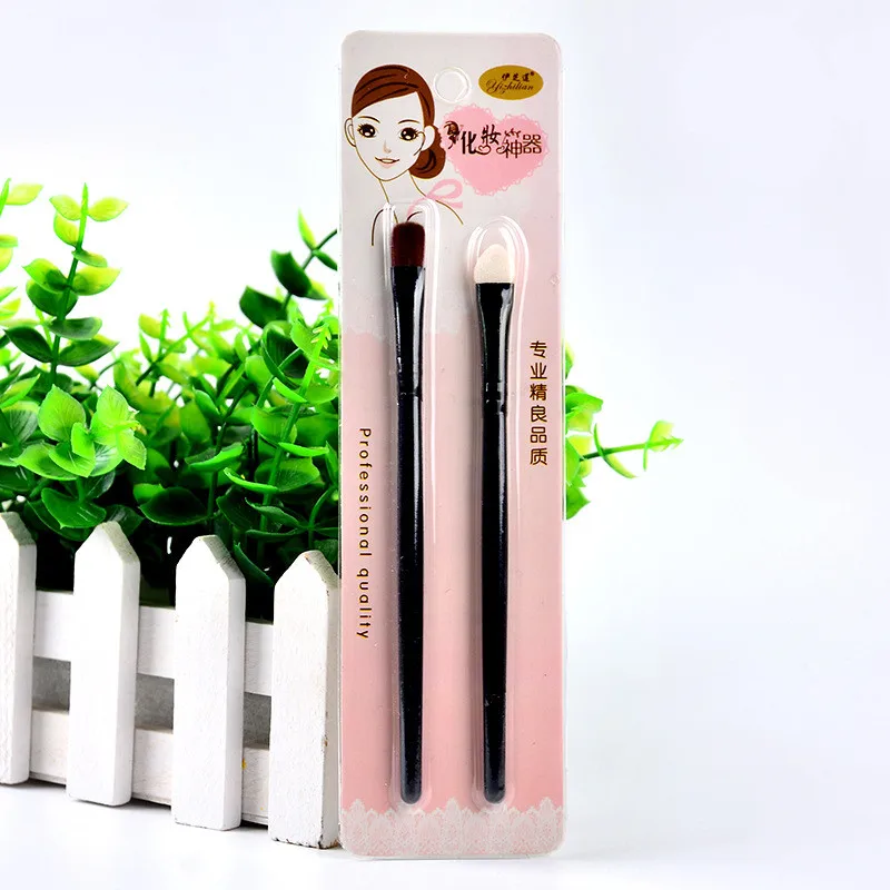 

2 Pcs/Set Portable Eye Shadow Brush Long Wood Handle Makeup Brush Two Loaded Portable Beginner Smudge Brush Beauty Makeup Tool