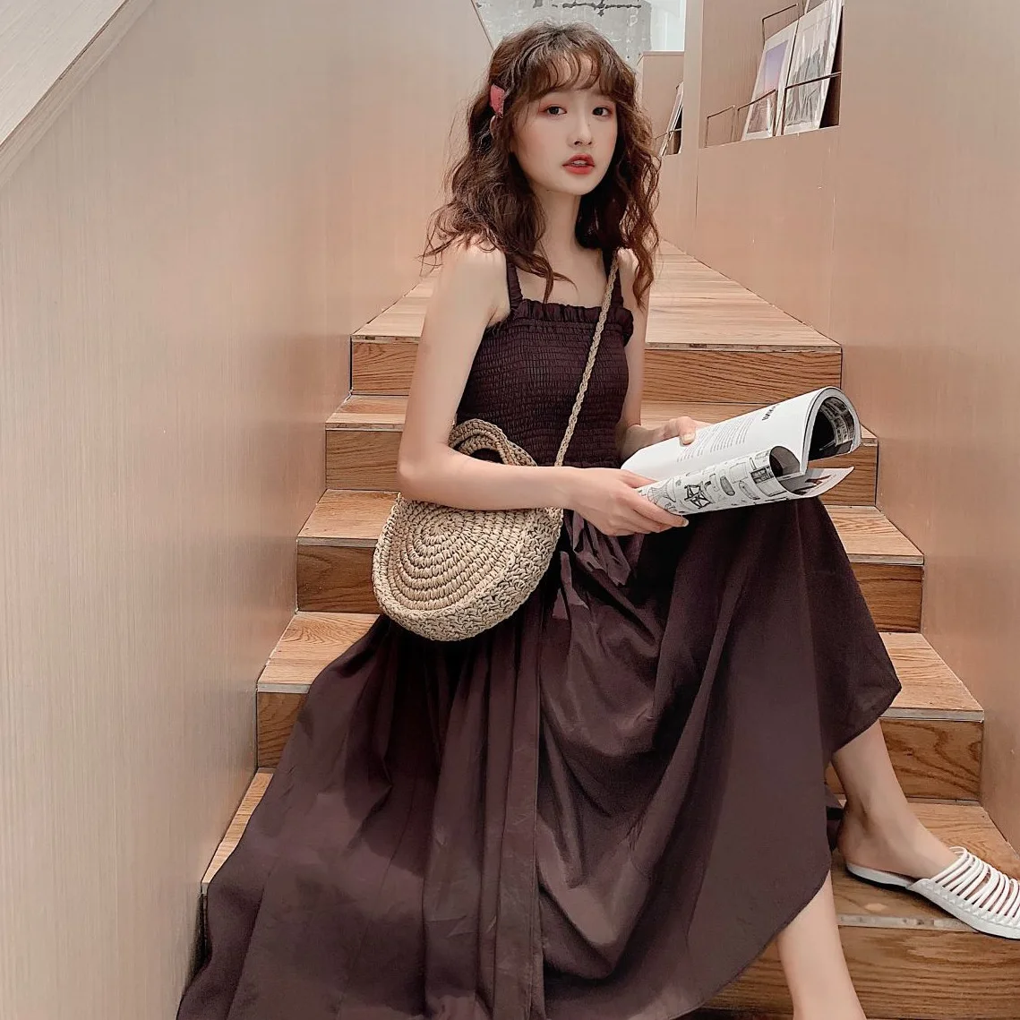 

Photo Shoot CHIC Smell GIRL'S Scheming Backless Elastic Camisole Pleated Slim Fit Waist Hugging Irregular Big Hemline Dress