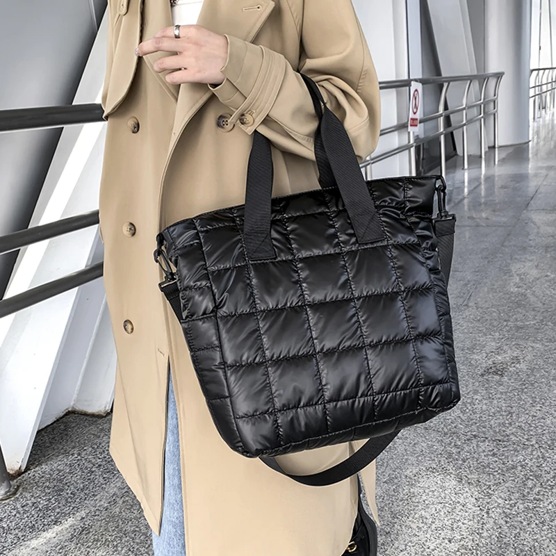 Bolso de hombro de nailon para mujer, bolsa de hombro de gran capacidad, con rejilla grande, de lujo, a la color negro, 2022|Bolsos de hombro| -