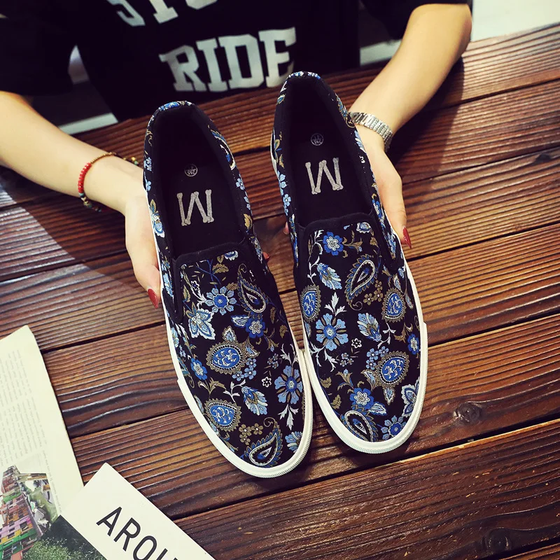 

2020 New Autumn Floral Trend Casual Korean Lazy Shoes Low-help breathable Men's Classic Canvas Slip-On Shoes