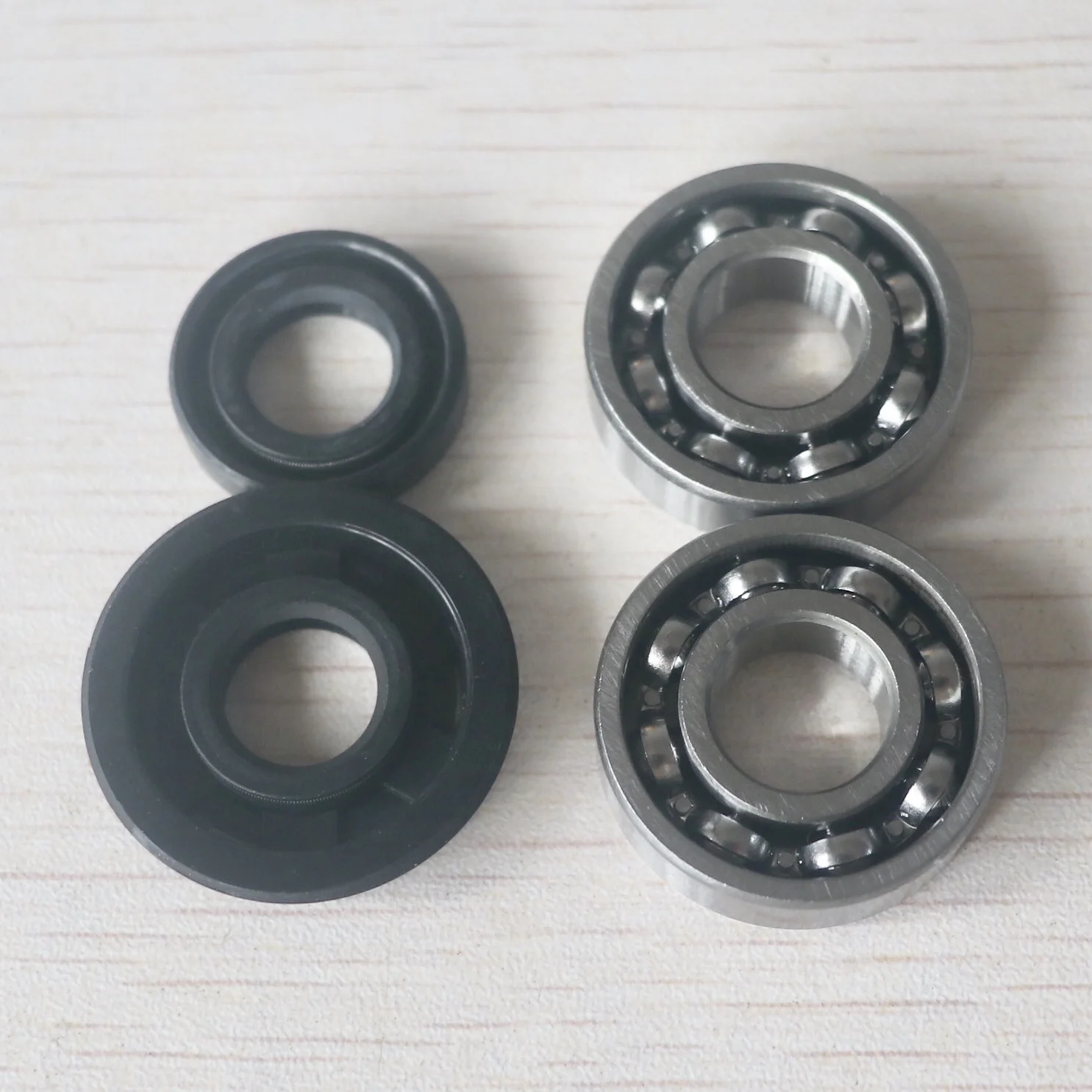 Crankshaft Oil Seal grooved ball Bearing Kit For 2500 25CC Chainsaw 4