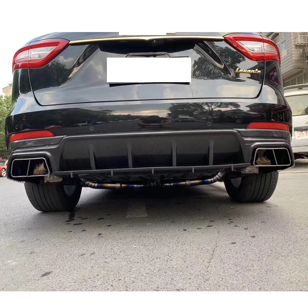 Диффузор заднего бампера из углеродного волокна для внедорожника Maserati Levante