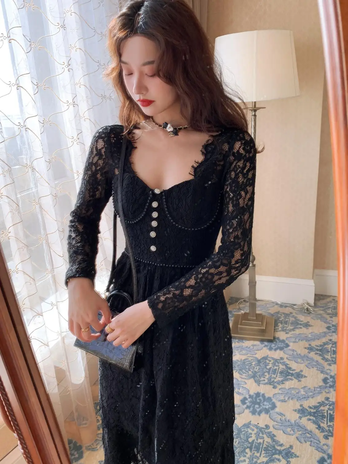 Plastic tree of dramas tying heavy lace square collar dress long dress elegant temperament in the conference