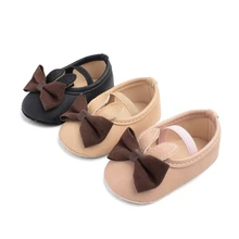 Осенняя обувь для маленьких девочек с мягкой подошвой; обувь из искусственной кожи с милым кроликом для малышей; обувь с бантом для маленьких девочек; мокасины для малышей 0-18 месяцев