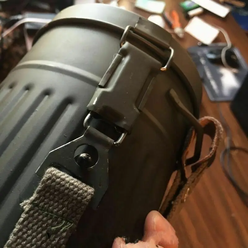 WWII GERMAN ARMY GAS MASK CANISTER CONTAINER BOX WITH STRAP Military Equipment