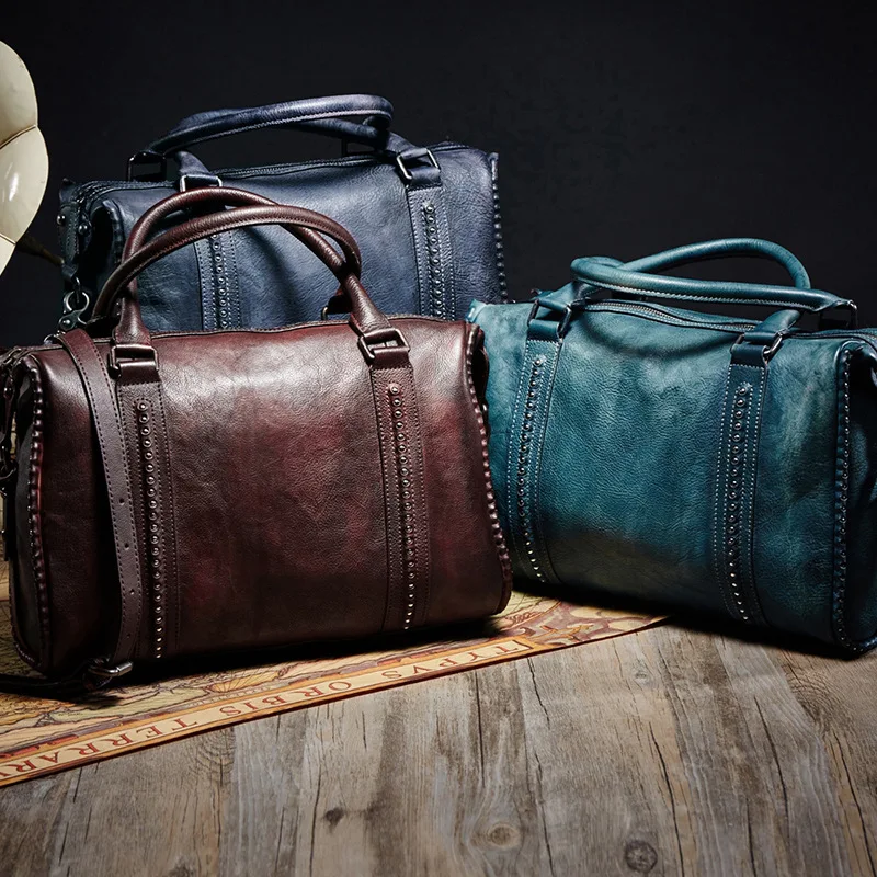 

Classic Retro Environmental Protection Imported First Layer Leather Large Capacity Travel Shoulder Messenger Bag