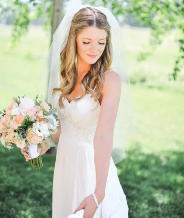 Bridal Veil One Layer Short with Comb