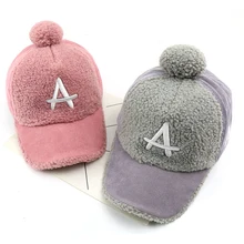 Детский головной убор для игры в бейсбол, шапки для мальчиков и девочек с буквенным принтом ABC, милая Вельветовая Кепка с помпоном для новорожденных, осенне-зимние шапки для детей 3-8 лет
