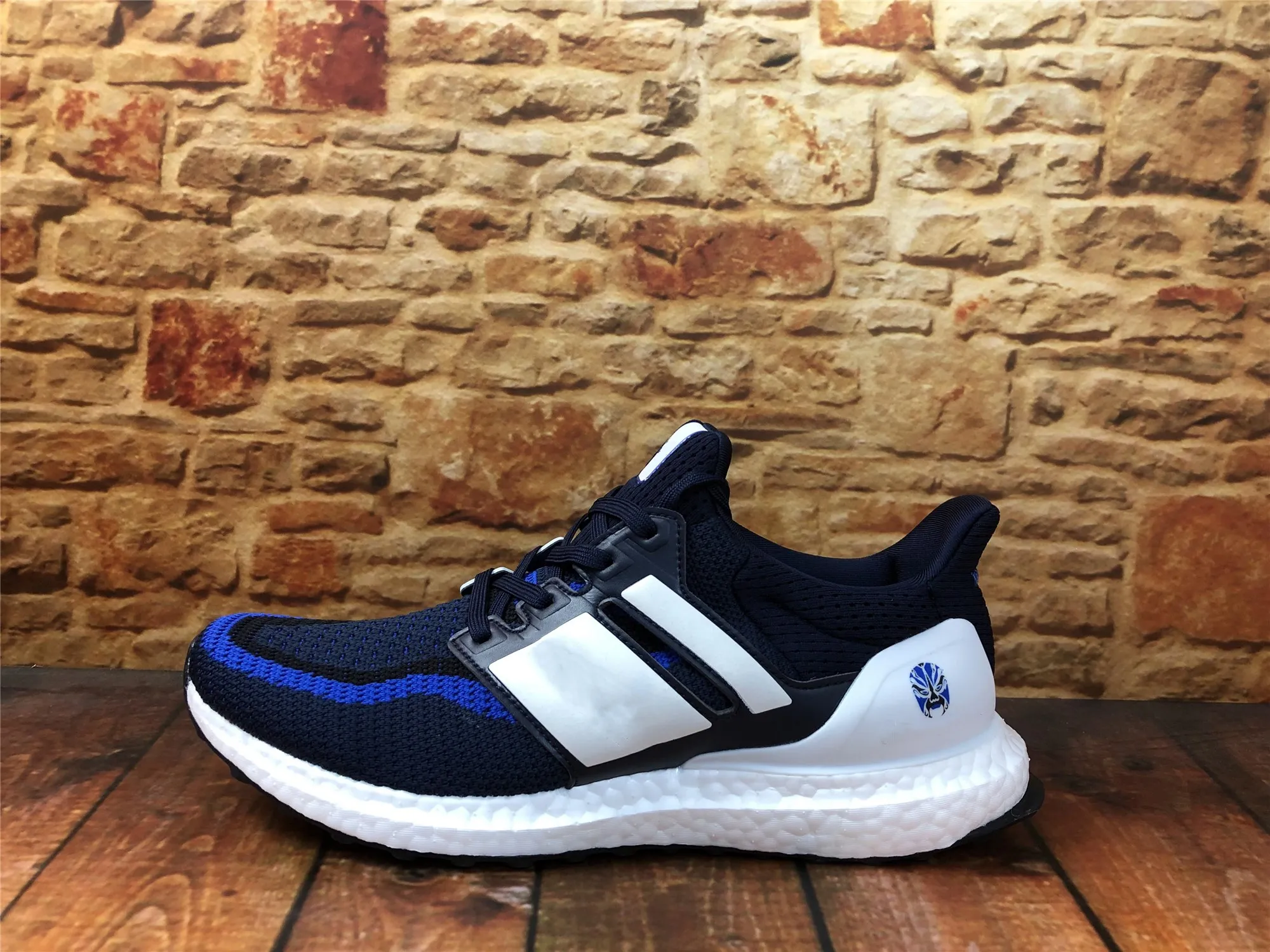 

Free Game of Thrones mens Running shoes White Burgundy sports trainers men women sneakers size 35-45