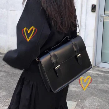 

Day style of qualified ~ roots&shoots の postman oblique satchel Korean academy of retro double buckles England single shoulder