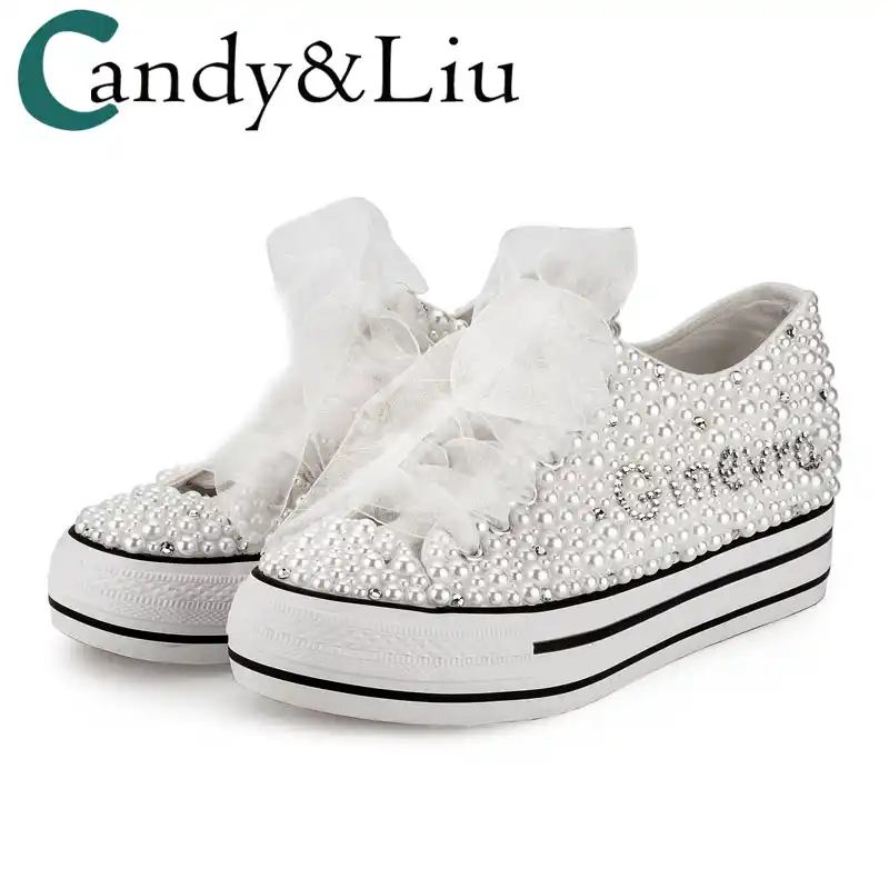 white canvas shoes womens