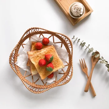 

Wicker Rattan Storage Tray Petals Shape Food Fruit Bread Breakfast Hand-Woven Tea Dessert Serving Plate For Dinner Parties