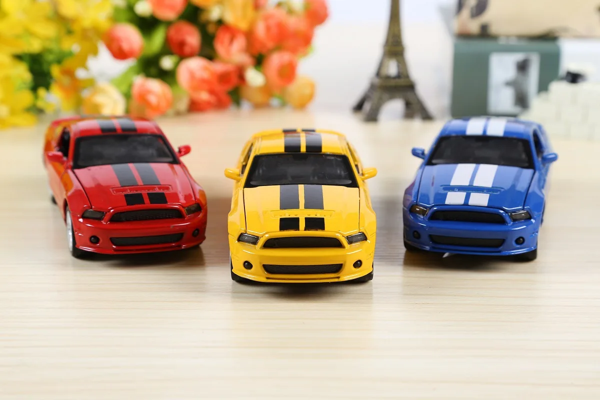 Стиль сплав детская игрушка Mustang четырехдверный сплав модель автомобиля с светильник и музыкальная серия