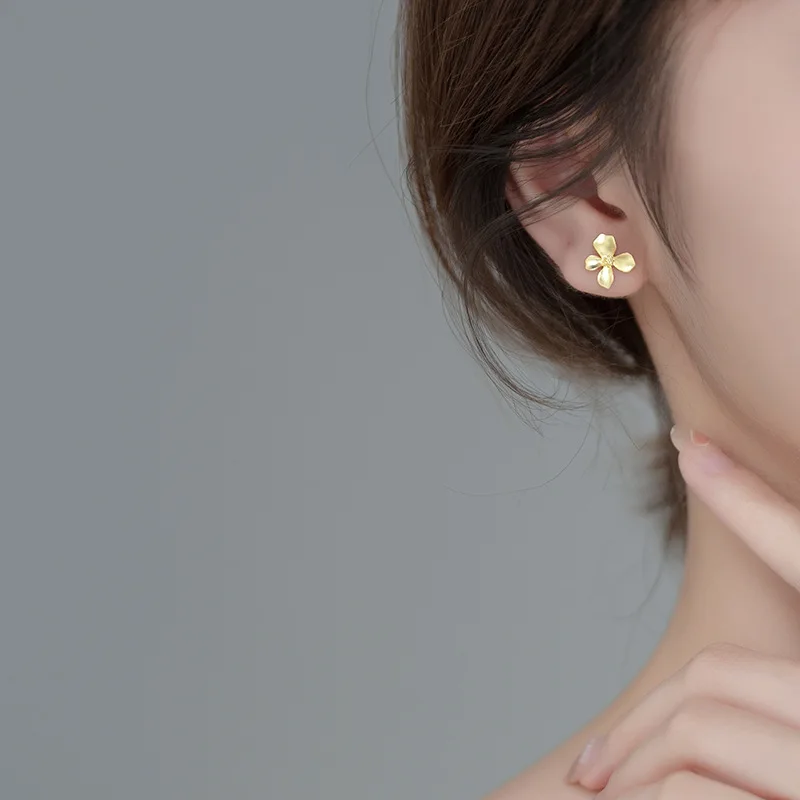 Silver Earrings Silver Stud Earrings 925 Sterling Silver Fashion Sweet Frosted 18k Gold Four Petal Flower Romantic Stud Earrings For Women Teen Party Jewelry