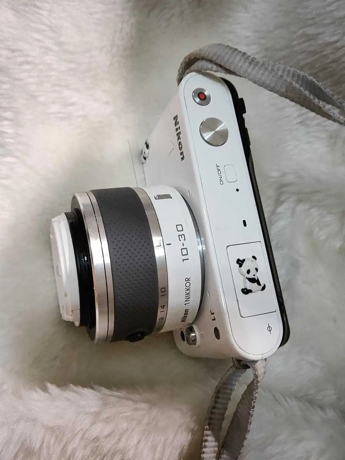 Используется, цифровая камера Nikon 1 J1 с 10-30 мм объективом HDMI с высоким разрешением
