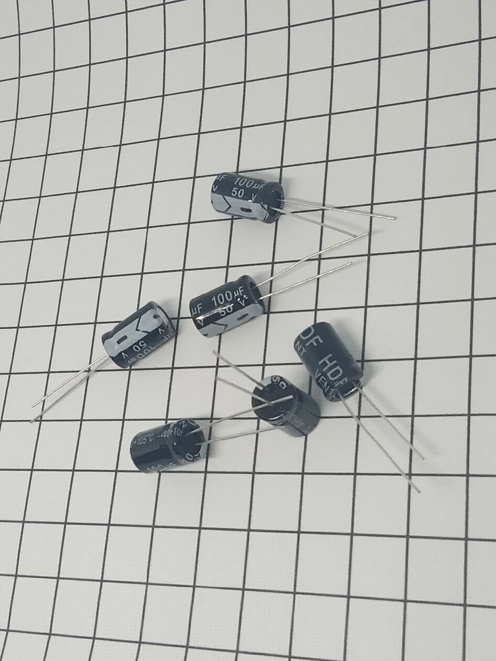 50 V 100 UF 8 12 (9)
