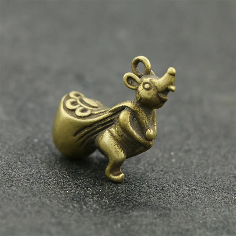 

Copper Wealth Rats Figurines Feng Shui Ornament Retro Brass Animal Mouse Corn Miniatures Key Chain Pendant Home Office Decor
