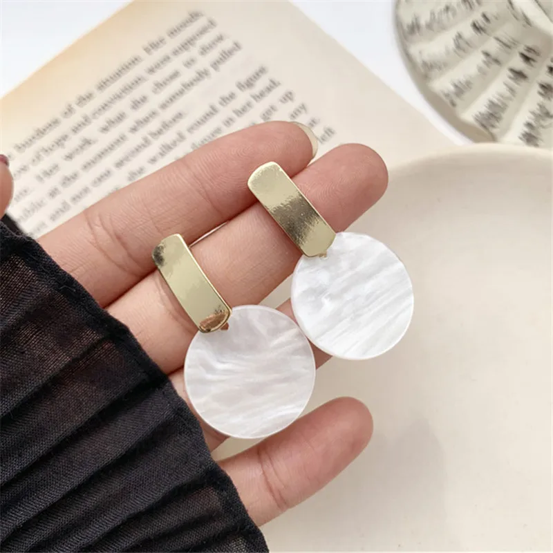 

Dangle Earrings for women Fashion temperament contracted geometric eardrop metal Round acrylic wafer earrings ornaments jewelry