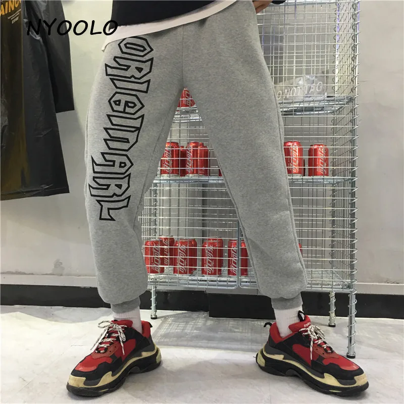 NYOOLO Harajuku стиль Уличная С буквенным принтом шаровары осень зима плюс бархат эластичная талия теплые черные брюки для женщин и мужчин