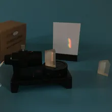 Dispersão de luz branca e demonstrador sintético equipamento experimental óptico de física de ensino médio júnior