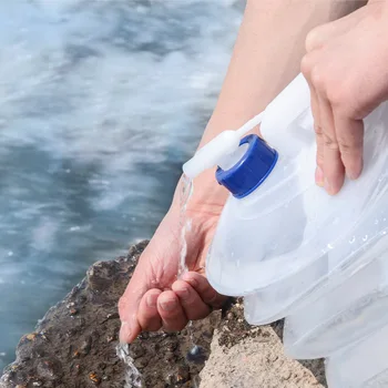 

Portable Foldable Water Bag Outdoor PE Telescopic Bucket with Tap Camping Mountain Climbing Car Mounted Bucket