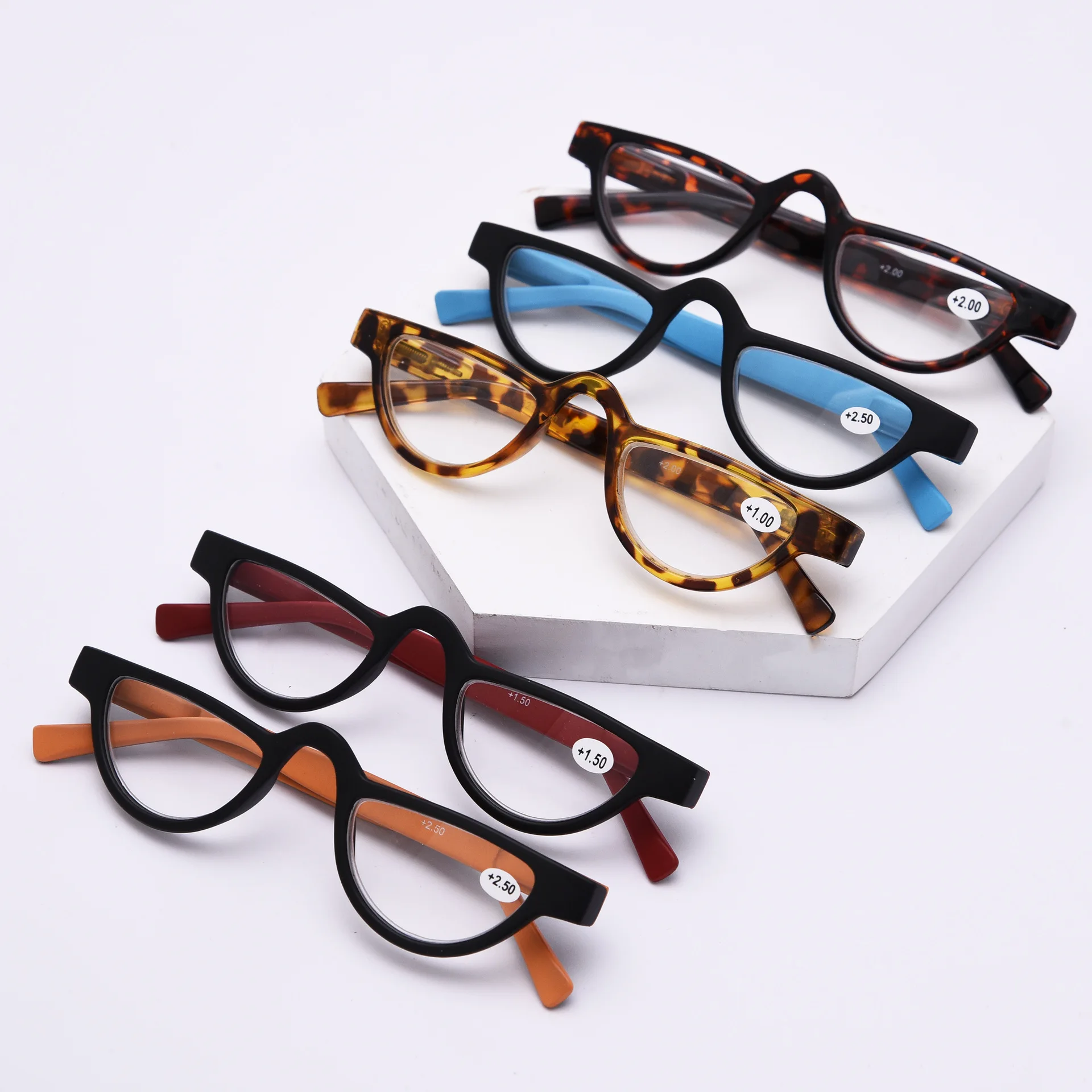 

Retro Cat Eye Slender Men Women Reading Plastic Slingshot Glasses +1.0 +1.5 +2.0 +2.5 +3.50 Presbyopic Gafas Lunettes De Lecture
