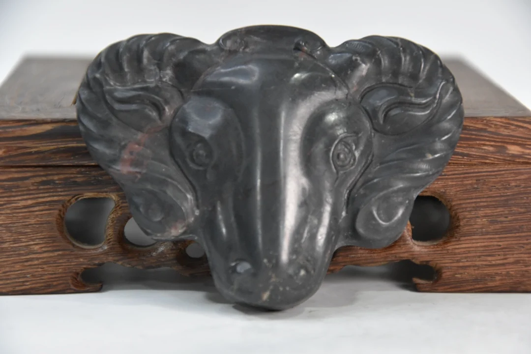 

Red Mountain culture meteorite iron sheep head
