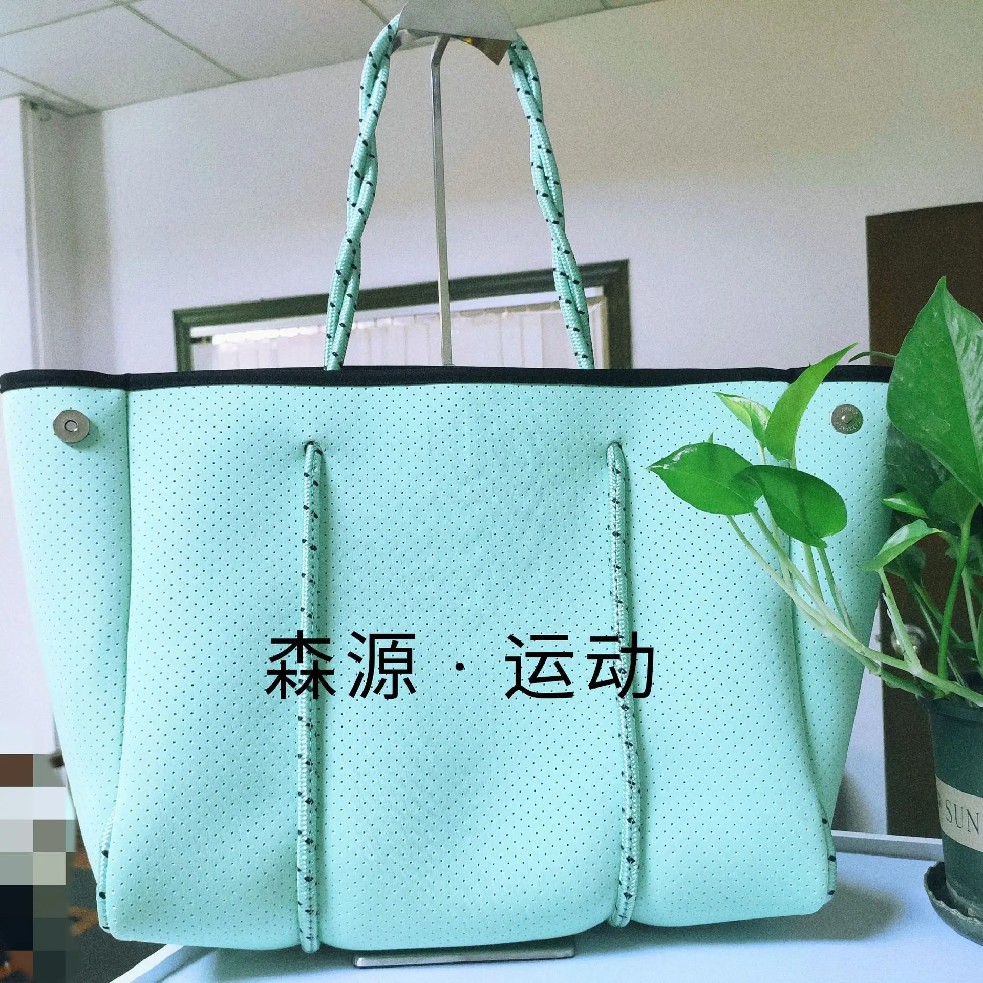

Spot beach bag new neoprene material ladies handbag shoulder sports bag fashion European and American solid color tote bag