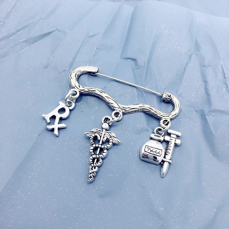 Creative Caring Hospital Ambulance Stethoscope Syringe Brooch Commemorative Gift Fashion Ornament Gift