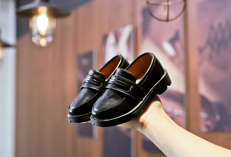 Детская обувь для мальчиков в английском стиле; коллекция года; Модные Винтажные мужские туфли из искусственной кожи; школьные лоферы на толстой подошве
