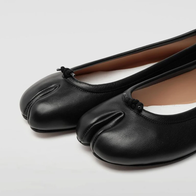 2023 Women Genuine Leather Flat Shoes Summer Split Toe Tabi
