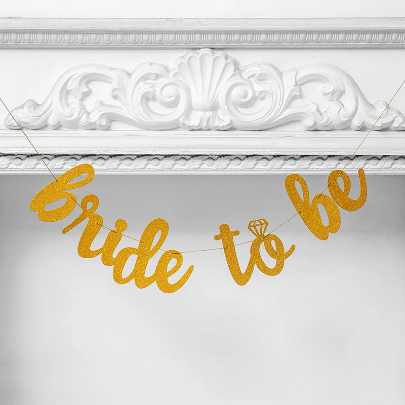 

Spot BRIDE TO BE Golden Flag-pulling Birthday Bride Singles Party Banner