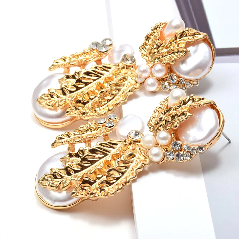 Новые висячие жемчужные серьги в форме цветка, украшенные кристаллами, золотые подвески, ювелирные аксессуары для женщин