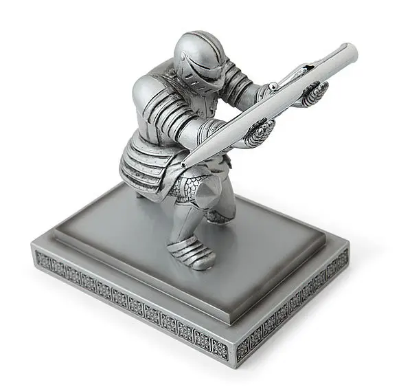 _executive_knight_pen_holder