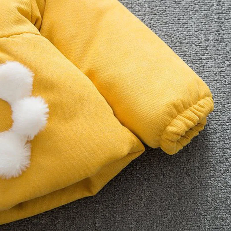 Однотонное пальто для маленьких девочек зимнее Детское с капюшоном и цветочным