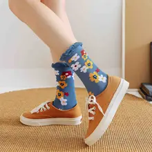 Женские хлопчатобумажные носки с маленькими цветами, женские корейские Ретро Классические носки с цветами, милые японские черные носки для скейтборда