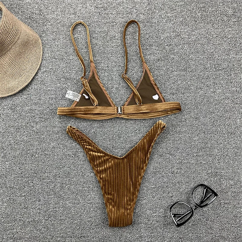 Bademode - Micro-Bikini aus Samt