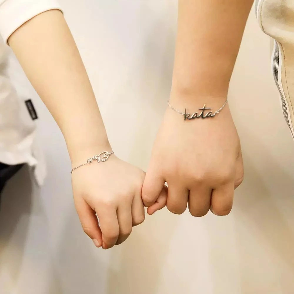 Sipuris 여자를위한 크라운과 사용자 정의 이름 팔찌 여자 스테인레스 스틸 맞춤형 맞춤형 독특한 팔찌 쥬얼리 어린이