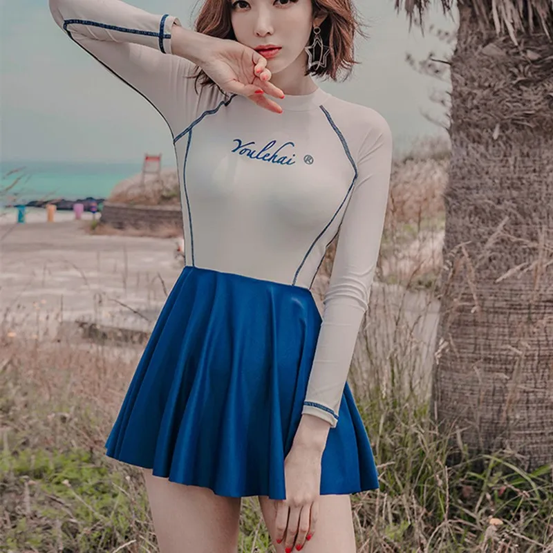 12888756267_1987567230