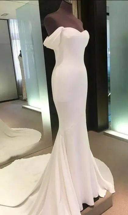 Великолепное длинное свадебное платье русалки с открытыми плечами атласное до