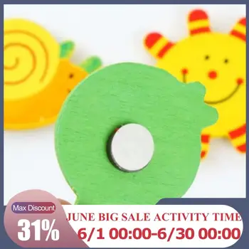 

New Creative 1 Piece Home Wood Various Cute Children's Refrigerator Random Delivery Can Cartoon Messages Stickers Post V8V5