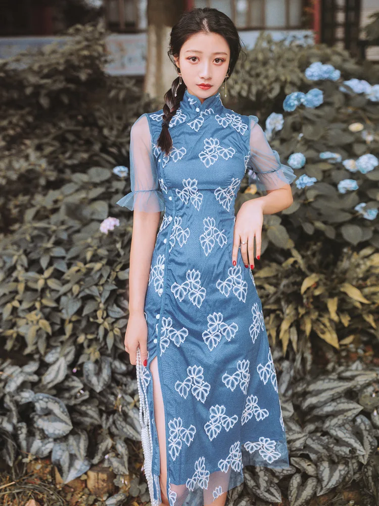 

Retro Literature And Art Pearl Buttons Lace Improved Cheongsam