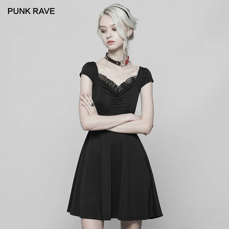 black sweetheart neckline dress
