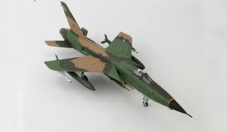Хобби мастер F-105 громкоговоритель 60-0424 Микки ТиТи Чи 34th TFS/388th TFW Korat RTAFB 1/72 литье под давлением модель самолета