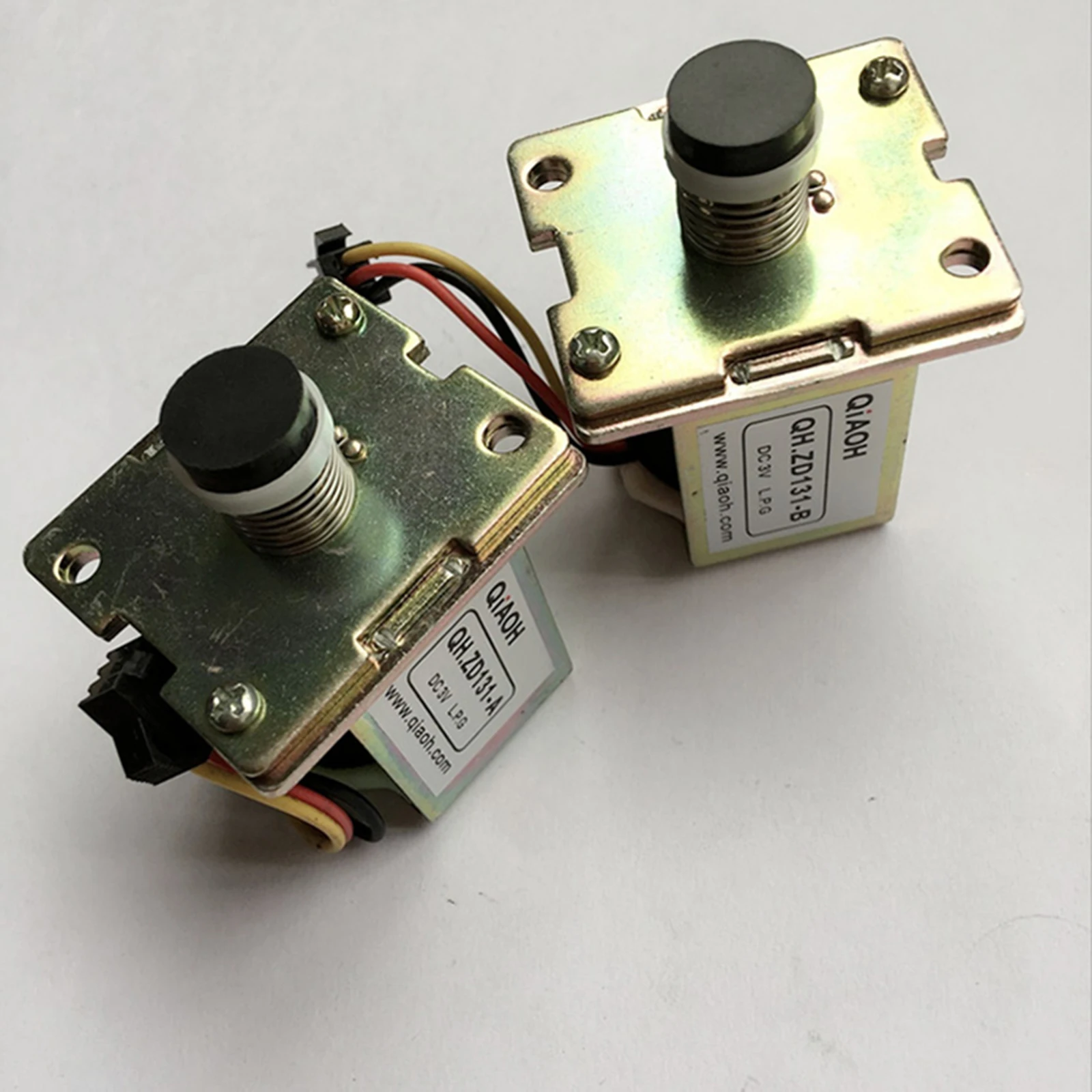 Universal Water Heaters Solenoid Valve Three-wire 3V QH.ZD131-A for Gas Strong Water Heater Repair Parts