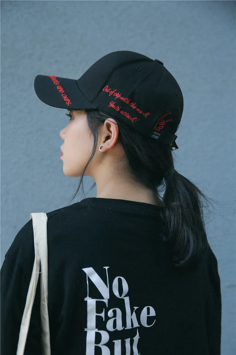 New Fashion Black Hat Women Korean Couple Hip Hop Baseball Caps Men Sun Hat Student Cap Gorra Hombre Snapback Embroidery 2020    (2)
