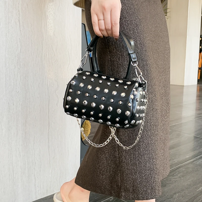 

High Quality Ladies Crossbody Bag Handbag Ladies Shoulder Bag High Quality Leather Studded Bag Zip Round Bag Wild Crossbody Bag
