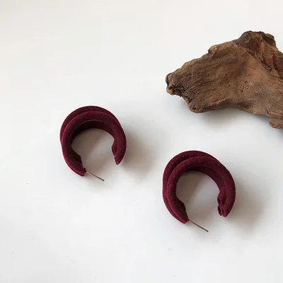 E AOMU Модные Разноцветные многослойные мягкие большие круглые серьги-гвоздики с плюшевыми шариками для женщин, корейские массивные винтажные вечерние ювелирные изделия, подарок - Окраска металла: E