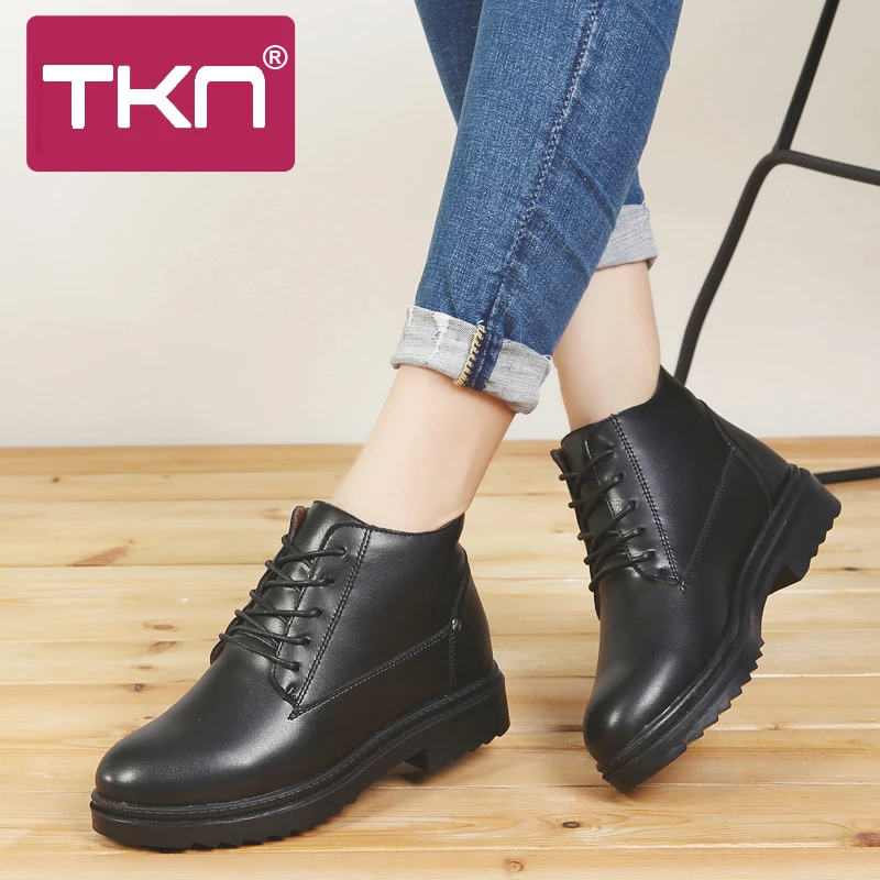 

TKN 2019 Winter Women Fur Boots Black Leather Shoes Lace Up Casual Platform Ankle Boots Rubber Cowhide Ladies Boots Newest 232