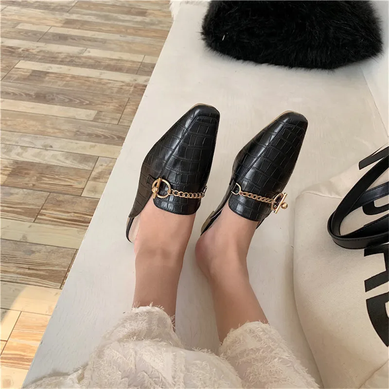 Бренд molan Designers; коллекция года; сезон весна; Новинка; модная Роскошная золотая металлическая цепь; кожаные тапочки на плоской подошве; слипоны; лоферы; шлёпанцы; вьетнамки